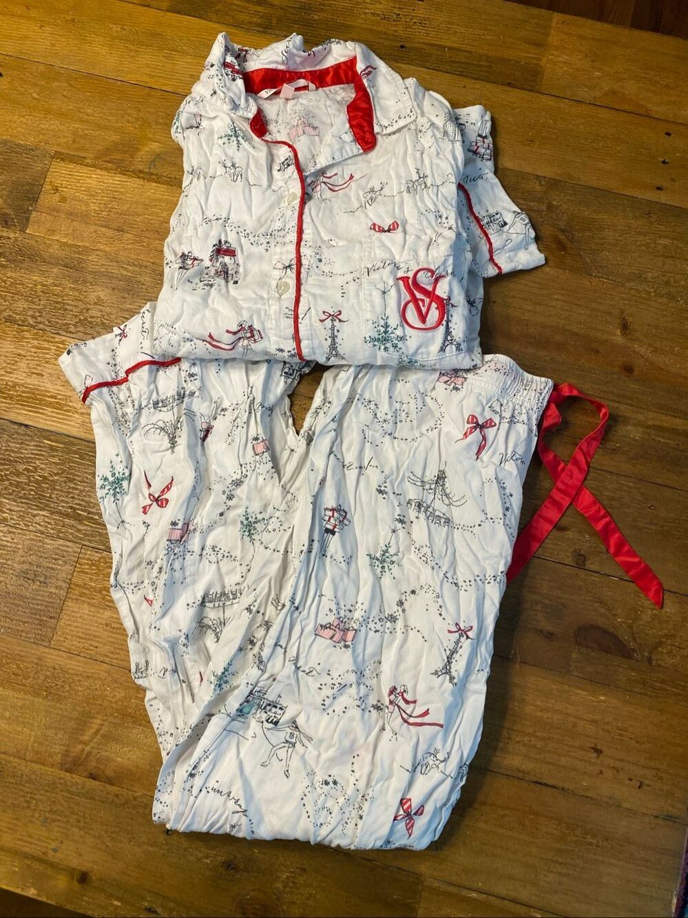 Victoria’s Secret Medium Christmas pajama set white red winter holidays
